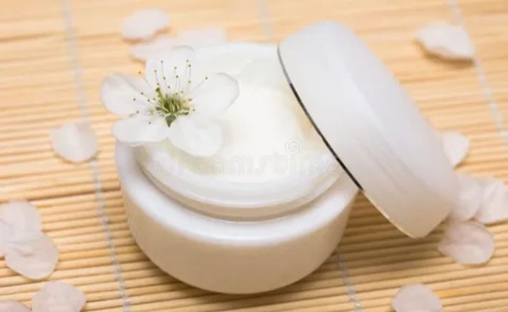 Cilxarhu677 Moisturizer Product for Smooth Supple Skin Aura